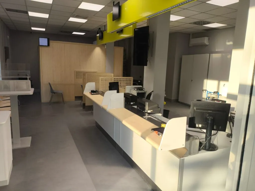 Riapre con nuovi servizi civici l'ufficio postale di Artena (FOTO)
