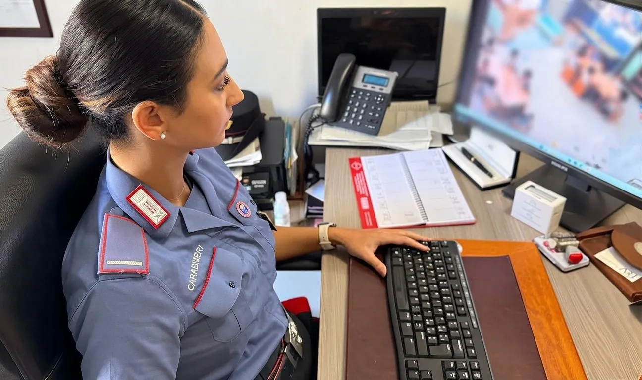 Schiaffi e umiliazioni ai bimbi dell’asilo nido a Roma: sospesa maestra di 62 anni