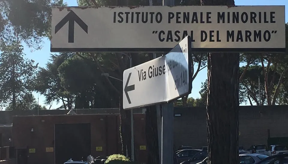 Blitz a Casal del Marmo: smartphone e hashish nel carcere minorile di Roma