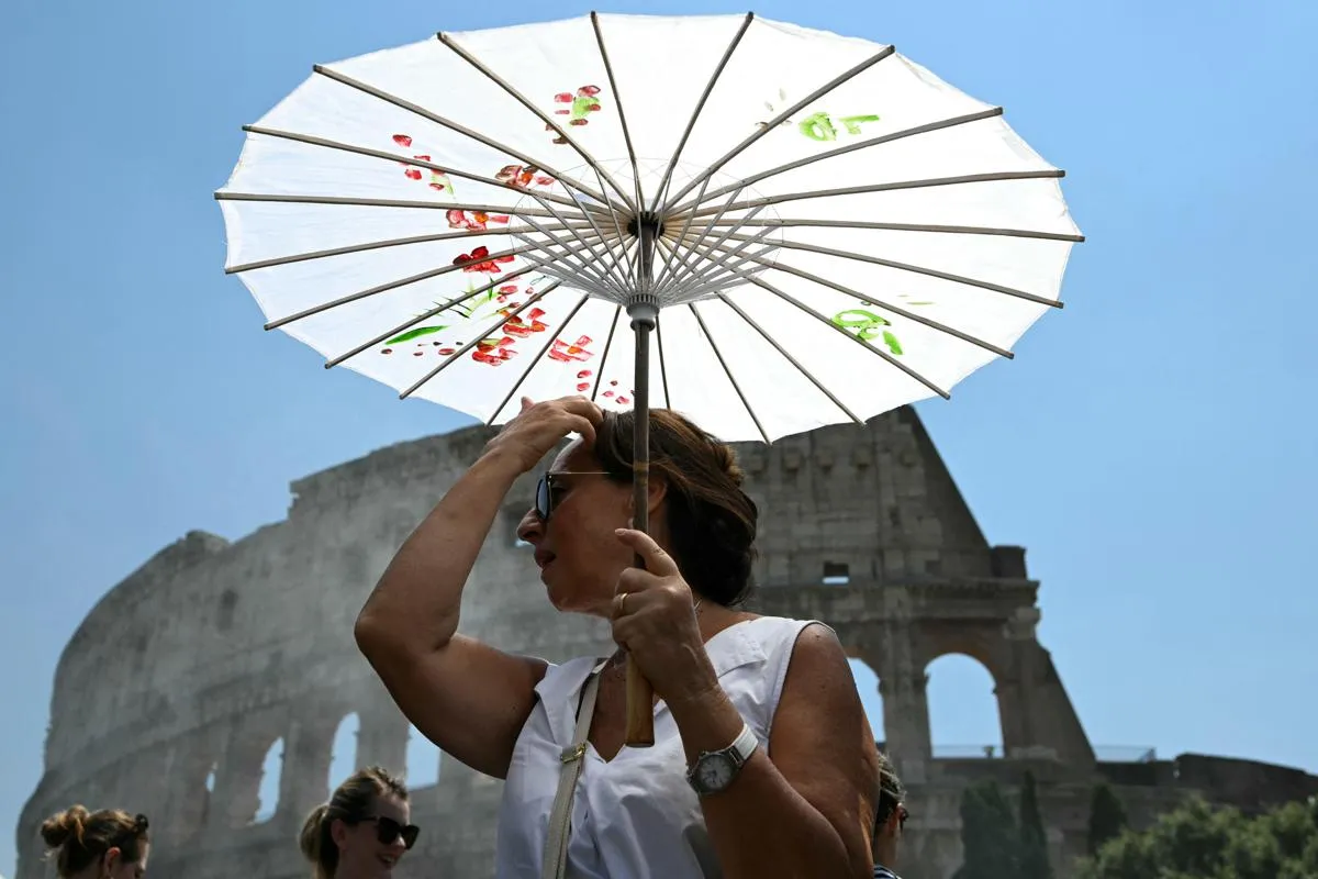 Weekend torrido, caldo estremo non dà tregua: oggi 18 città in rosso