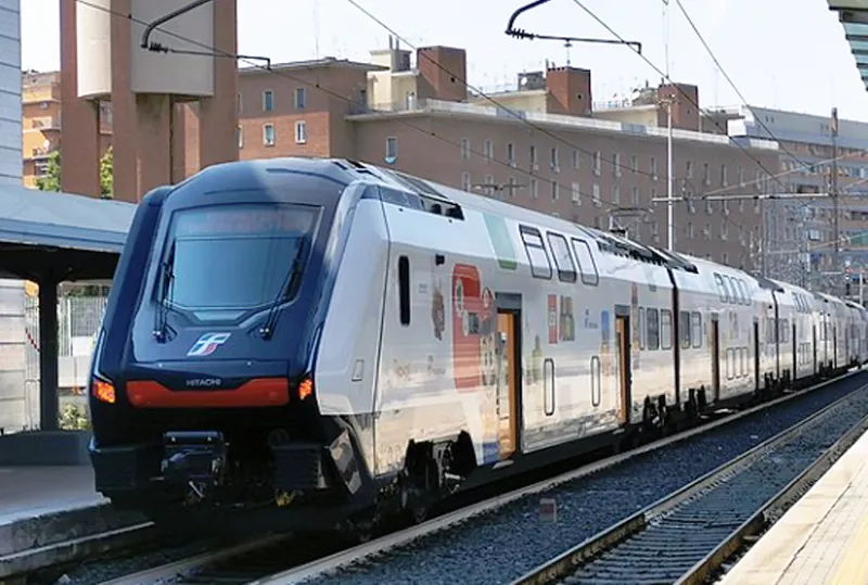 Incendio blocca la linea FL1 Orte-Fiumicino: servizio sospeso e traffico ferroviario in tilt