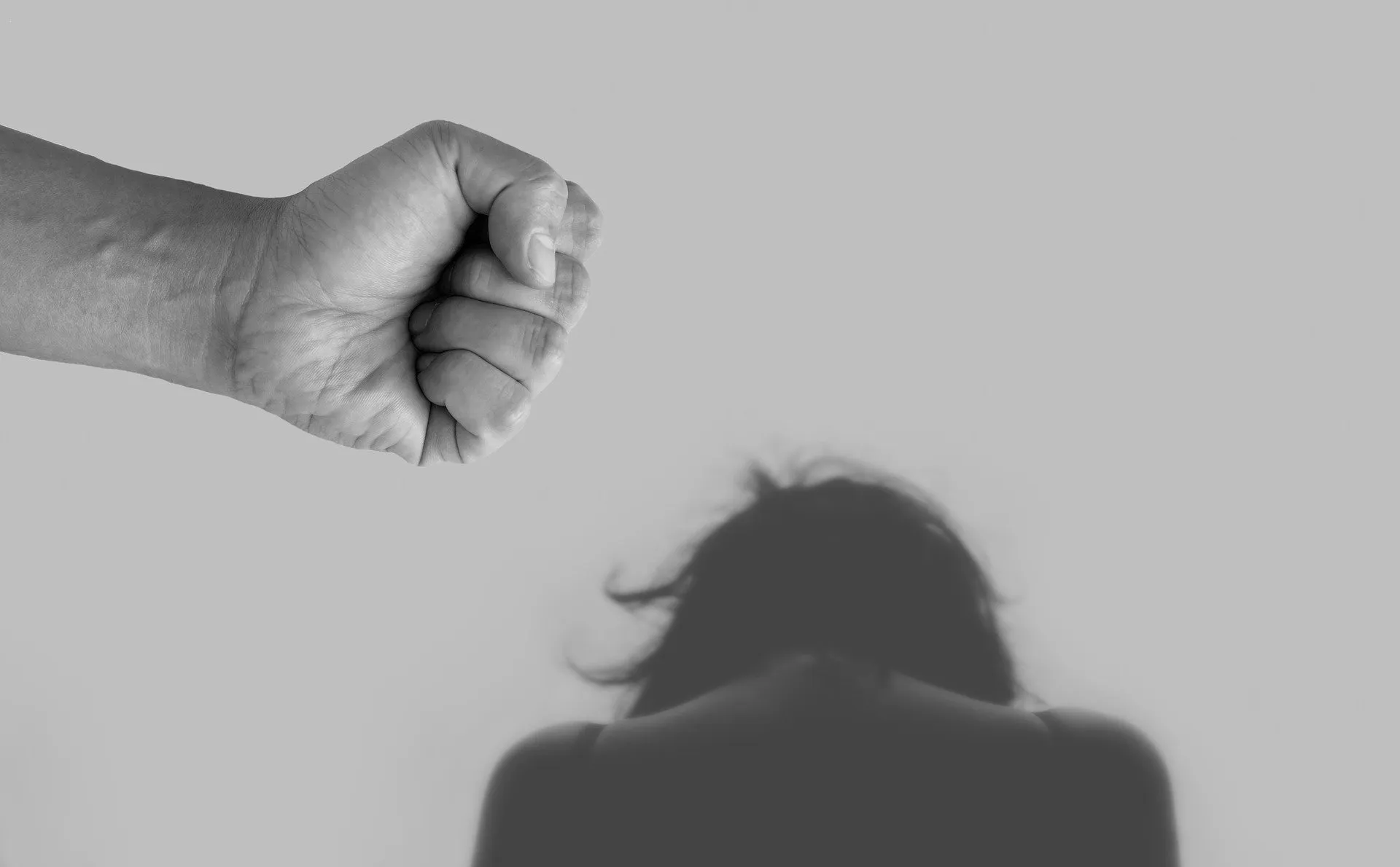 “Adesso ti ammazzo!”, 28enne di Castelnuovo di Porto denunciato dalla ex dopo anni di violenze inaudite