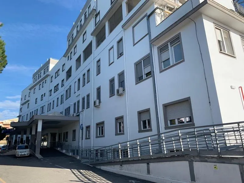 Pronto Soccorso e ingresso principale del San Paolo, un rinvio tira l’altro