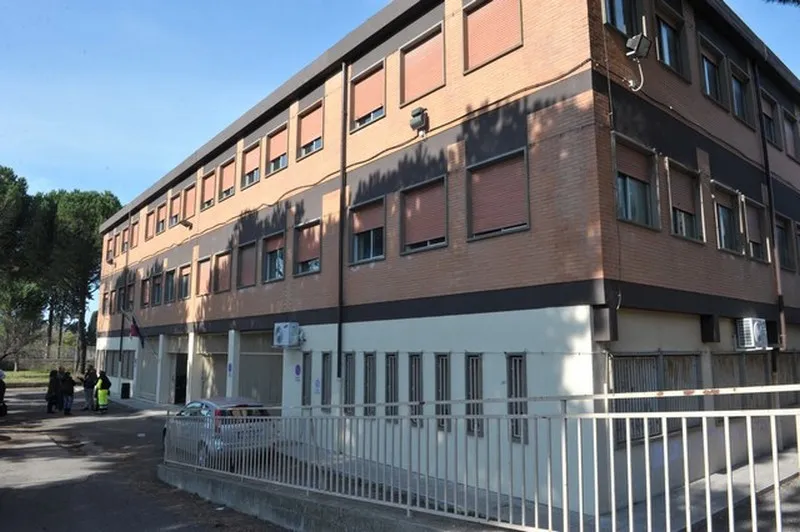 Manca l'acqua, gli studenti del "Galilei" decidono di non entrare in classe - TRC Giornale